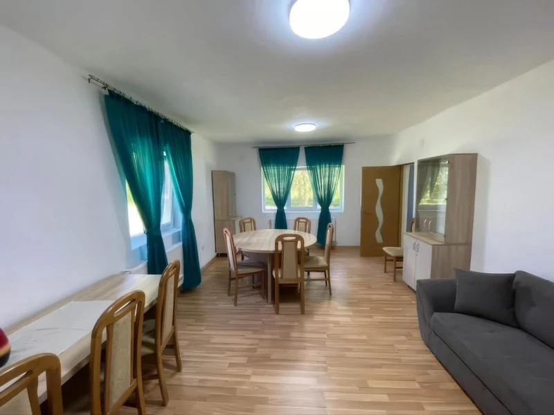 Pietroasa Cazare | Cabană (K1519-64) Imaginea poate fi supusă drepturilor de autor. Se recomandă contactarea titularului drepturilor. Pietroasa Cazare | Cabană (K1519-64) Imaginea poate fi supusă drepturilor de autor. Se recomandă contactarea titularului drepturilor.