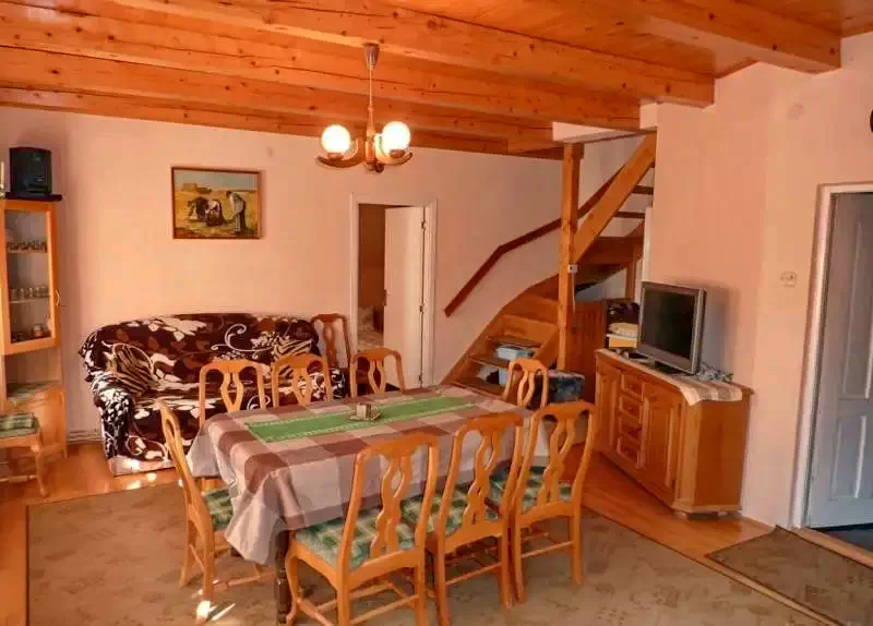 Pârâu Satu Mare Cazare | Cabană (K1154-3) Imaginea poate fi supusă drepturilor de autor. Se recomandă contactarea titularului drepturilor. Pârâu Satu Mare Cazare | Cabană (K1154-3) Imaginea poate fi supusă drepturilor de autor. Se recomandă contactarea titularului drepturilor.