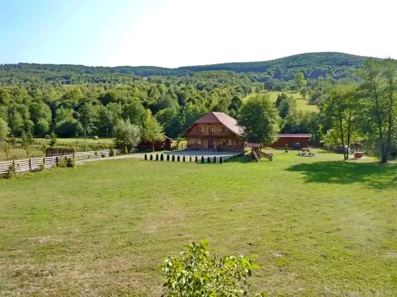 Pârâu Satu Mare Cazare | Cabana turistică (K0220-1) Imaginea poate fi supusă drepturilor de autor. Se recomandă contactarea titularului drepturilor.