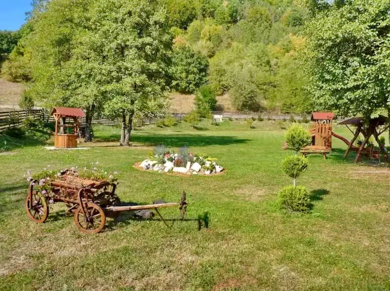 Pârâu Satu Mare Cazare | Cabană (K0220-7) Imaginea poate fi supusă drepturilor de autor. Se recomandă contactarea titularului drepturilor.