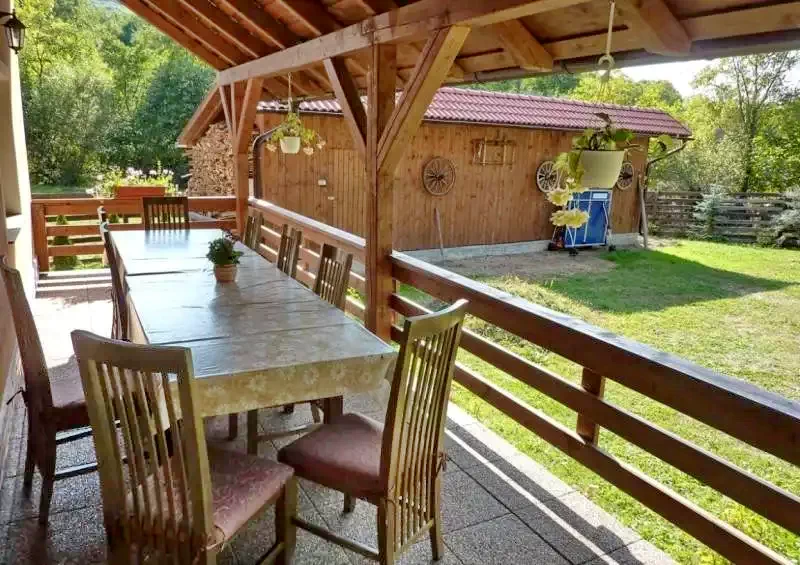 Pârâu Satu Mare Cazare | Sat de vacanță (K0220-10) Imaginea poate fi supusă drepturilor de autor. Se recomandă contactarea titularului drepturilor.