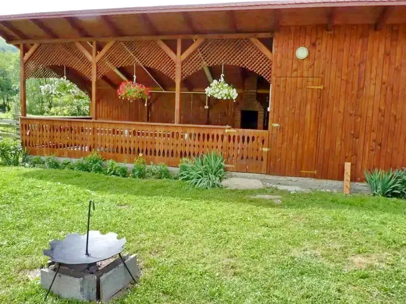 Pârâu Satu Mare Cazare | Cabană (K0220-11) Imaginea poate fi supusă drepturilor de autor. Se recomandă contactarea titularului drepturilor.