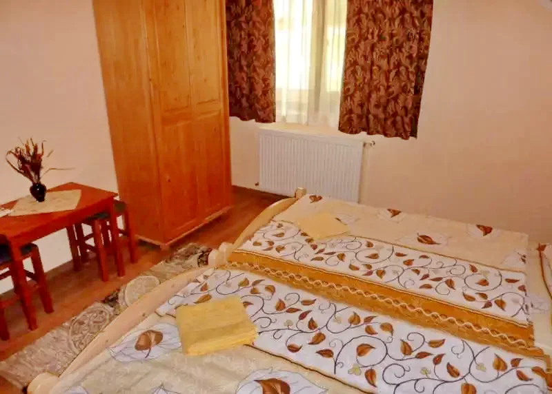 Pârâu Satu Mare Cazare | Sat de vacanță (K0220-25) Imaginea poate fi supusă drepturilor de autor. Se recomandă contactarea titularului drepturilor.