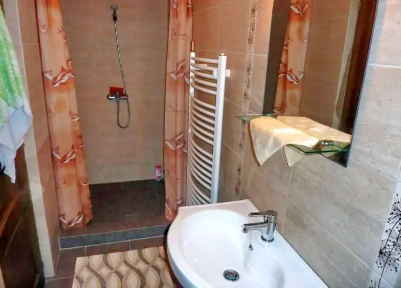 Pârâu Satu Mare Cazare | Sat de vacanță (K0220-30) Imaginea poate fi supusă drepturilor de autor. Se recomandă contactarea titularului drepturilor.