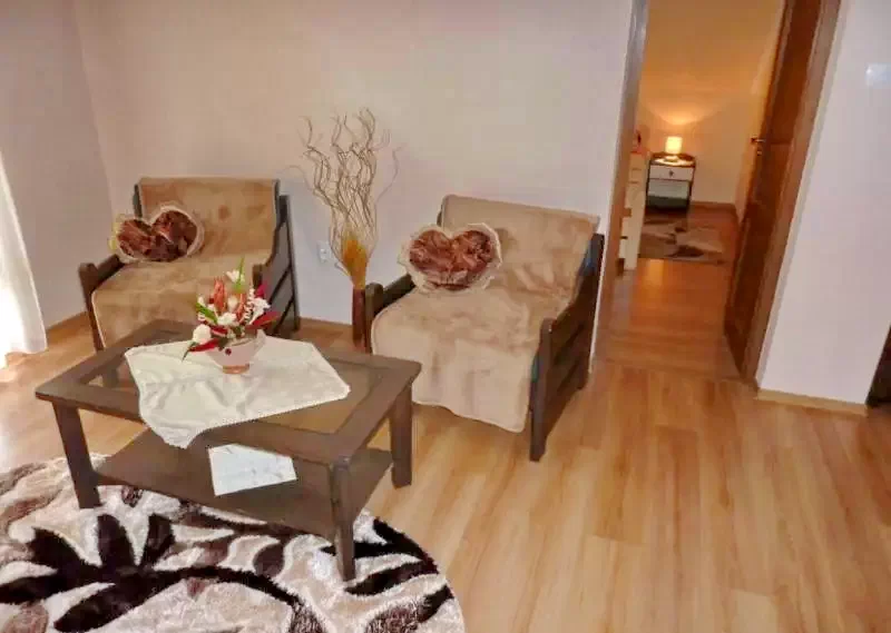 Pârâu Satu Mare Cazare | Cabană (K0220-39) Imaginea poate fi supusă drepturilor de autor. Se recomandă contactarea titularului drepturilor.