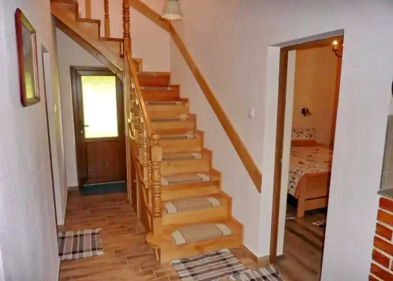 Pârâu Satu Mare Cazare | Cabană (K0220-40) Imaginea poate fi supusă drepturilor de autor. Se recomandă contactarea titularului drepturilor.