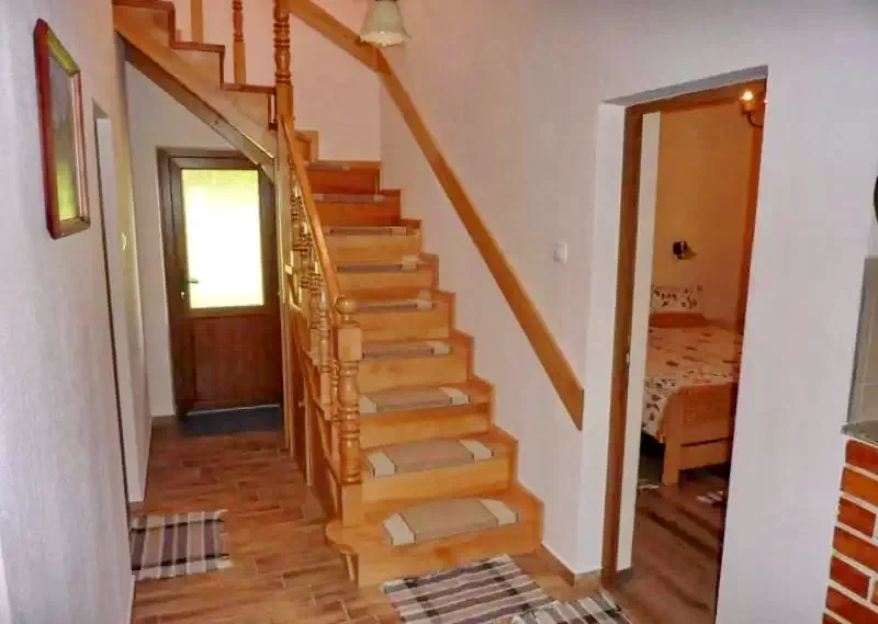 Pârâu Satu Mare Cazare | Cabană (K0220-41) Imaginea poate fi supusă drepturilor de autor. Se recomandă contactarea titularului drepturilor.