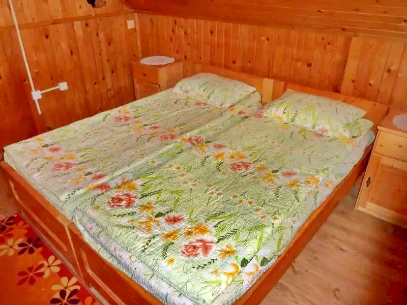 Pârâu Satu Mare Cazare | Cabană (K0522-23) Imaginea poate fi supusă drepturilor de autor. Se recomandă contactarea titularului drepturilor. Pârâu Satu Mare Cazare | Cabană (K0522-23) Imaginea poate fi supusă drepturilor de autor. Se recomandă contactarea titularului drepturilor.