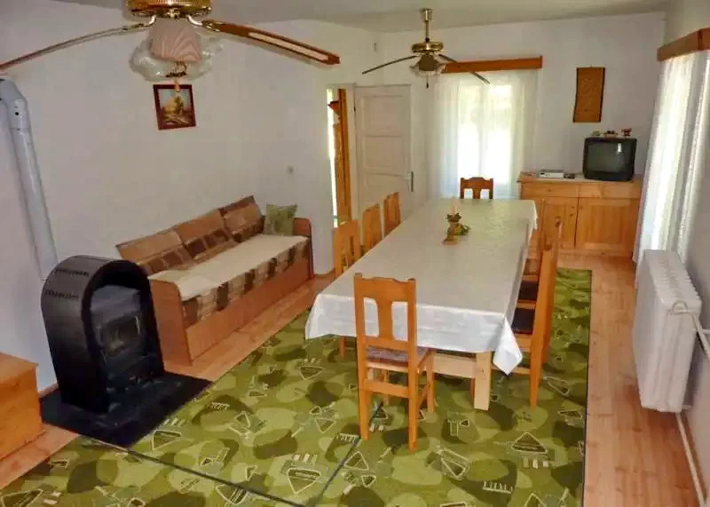 Pârâu Satu Mare Cazare | Sat de vacanță (K0524-12) Imaginea poate fi supusă drepturilor de autor. Se recomandă contactarea titularului drepturilor.