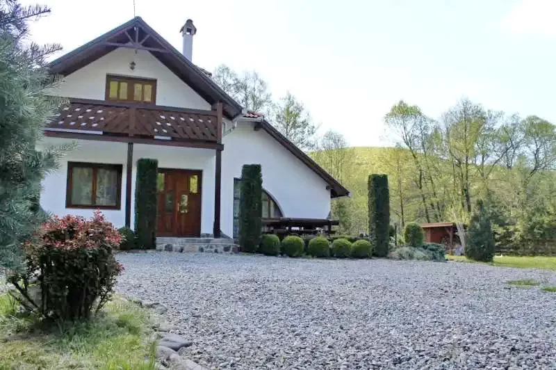 Pârâu Satu Mare Cazare | Sat de vacanță (K0526-1) Imaginea poate fi supusă drepturilor de autor. Se recomandă contactarea titularului drepturilor.