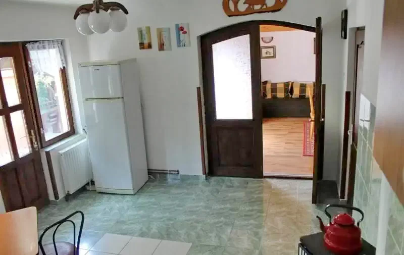 Pârâu Satu Mare Cazare | Sat de vacanță (K0526-2) Imaginea poate fi supusă drepturilor de autor. Se recomandă contactarea titularului drepturilor.