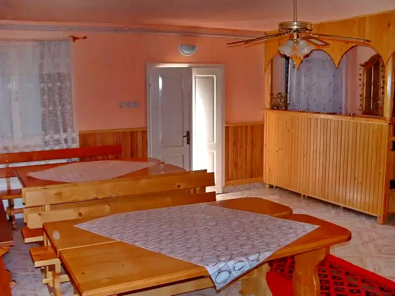 Pârâu Satu Mare Cazare | Sat de vacanță (K0726-2) Imaginea poate fi supusă drepturilor de autor. Se recomandă contactarea titularului drepturilor.