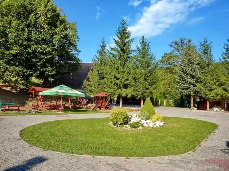 Pârâu Satu Mare Cazare | Cabană (K0726-5) Imaginea poate fi supusă drepturilor de autor. Se recomandă contactarea titularului drepturilor. Pârâu Satu Mare Cazare | Cabană (K0726-5) Imaginea poate fi supusă drepturilor de autor. Se recomandă contactarea titularului drepturilor.