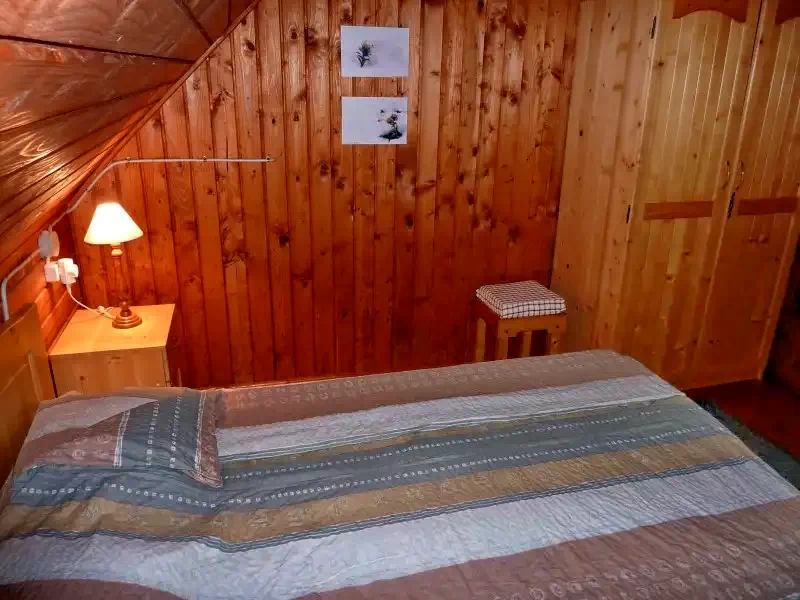 Pârâu Satu Mare Cazare | Sat de vacanță (K0732-20) Imaginea poate fi supusă drepturilor de autor. Se recomandă contactarea titularului drepturilor.