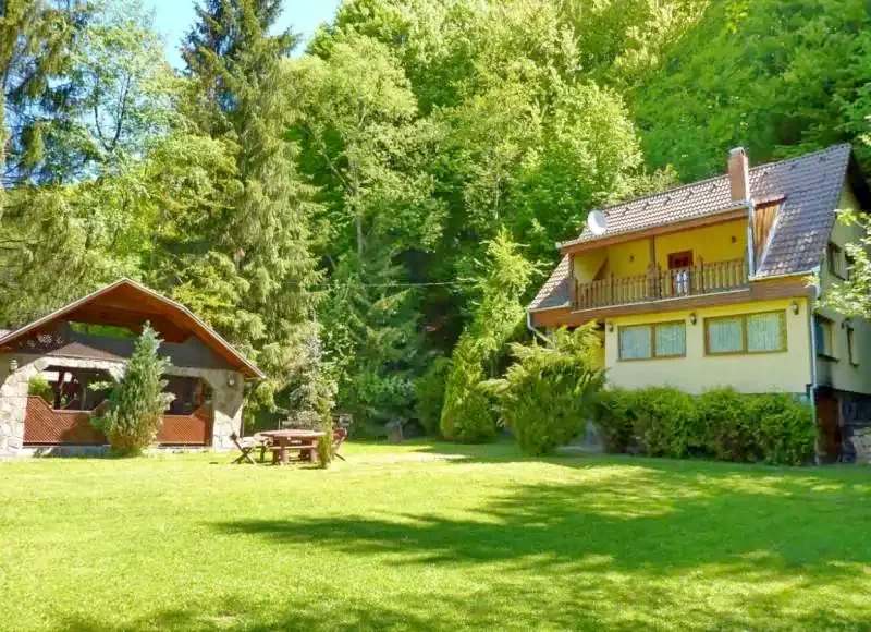 Pârâu Satu Mare Cazare | Cabana turistică (K1151-1) Imaginea poate fi supusă drepturilor de autor. Se recomandă contactarea titularului drepturilor.