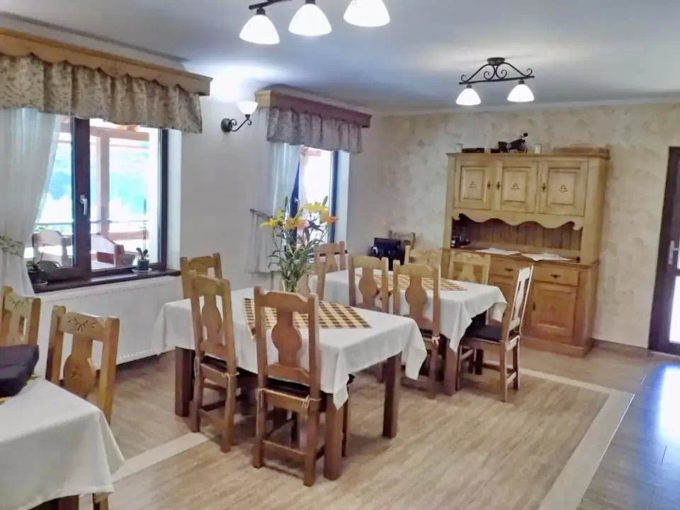 Fehérvölgy Szállás | Panzió (K1396-1) A kép szerzői jogvédelem alatt állhat. Javasolt a kapcsolatfelvétel a jog tulajdonossal. Fehérvölgy Szállás | Panzió (K1396-1) A kép szerzői jogvédelem alatt állhat. Javasolt a kapcsolatfelvétel a jog tulajdonossal.