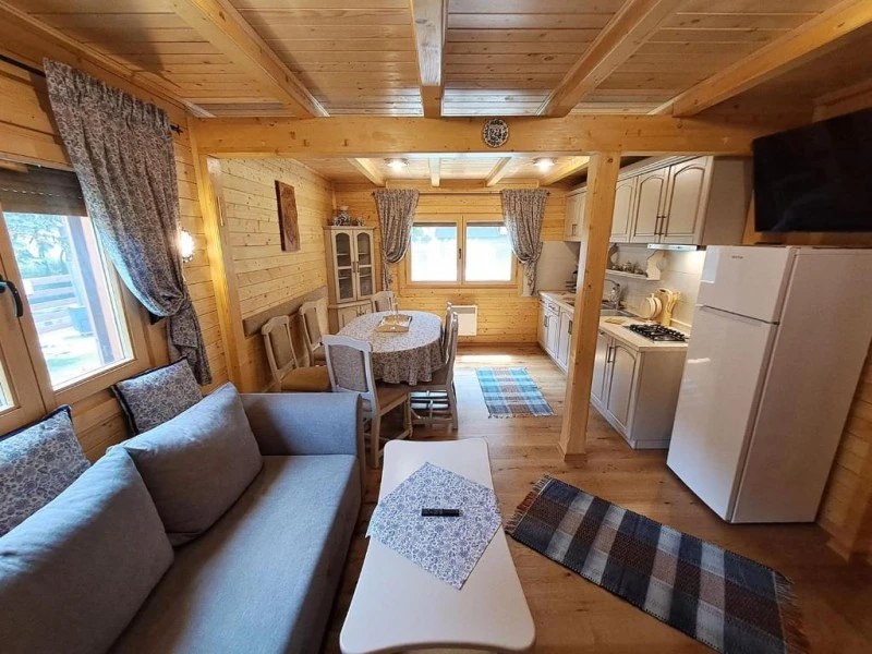 Barajul Zetea Cazare | Cabană (K1568-3) Imaginea poate fi supusă drepturilor de autor. Se recomandă contactarea titularului drepturilor. Barajul Zetea Cazare | Cabană (K1568-3) Imaginea poate fi supusă drepturilor de autor. Se recomandă contactarea titularului drepturilor.