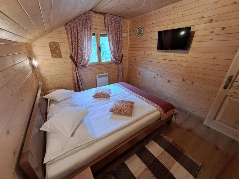 Barajul Zetea Cazare | Cabană (K1568-10) Imaginea poate fi supusă drepturilor de autor. Se recomandă contactarea titularului drepturilor. Barajul Zetea Cazare | Cabană (K1568-10) Imaginea poate fi supusă drepturilor de autor. Se recomandă contactarea titularului drepturilor.