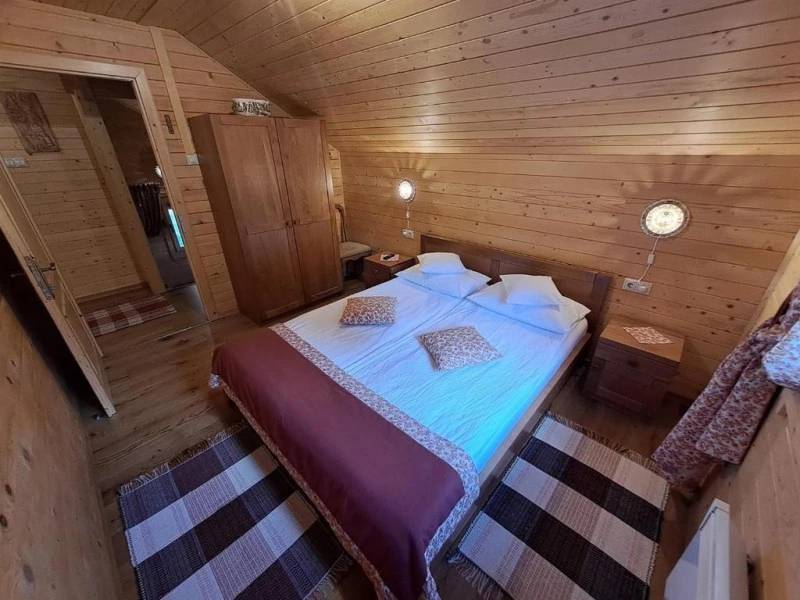 Barajul Zetea Cazare | Sat de vacanță (K1568-34) Imaginea poate fi supusă drepturilor de autor. Se recomandă contactarea titularului drepturilor.