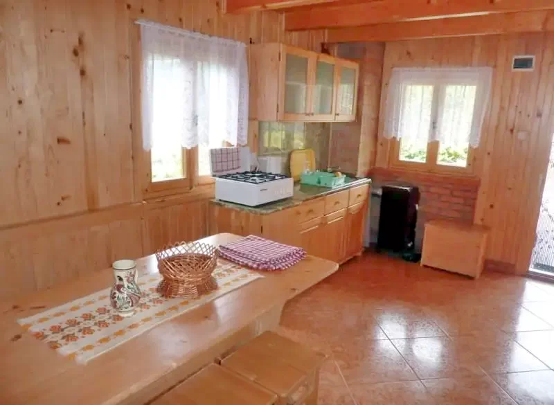 Barajul Zetea Cazare | Cabană (K0470-3) Imaginea poate fi supusă drepturilor de autor. Se recomandă contactarea titularului drepturilor.