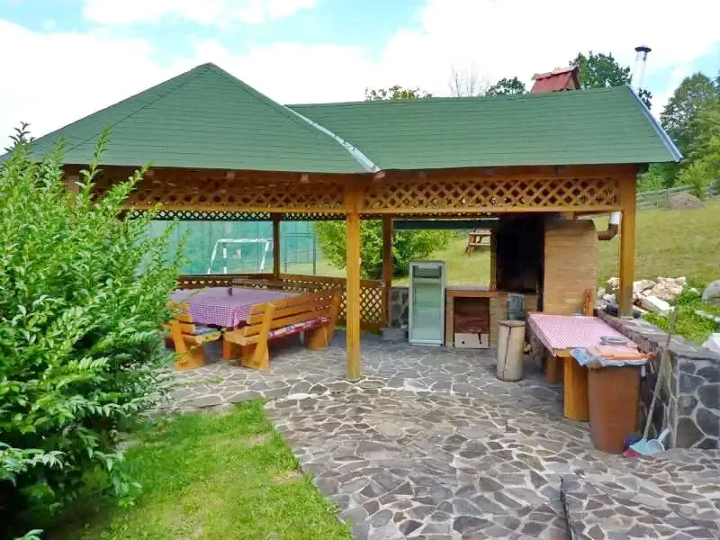 Barajul Zetea Cazare | Sat de vacanță (K0470-11) Imaginea poate fi supusă drepturilor de autor. Se recomandă contactarea titularului drepturilor.