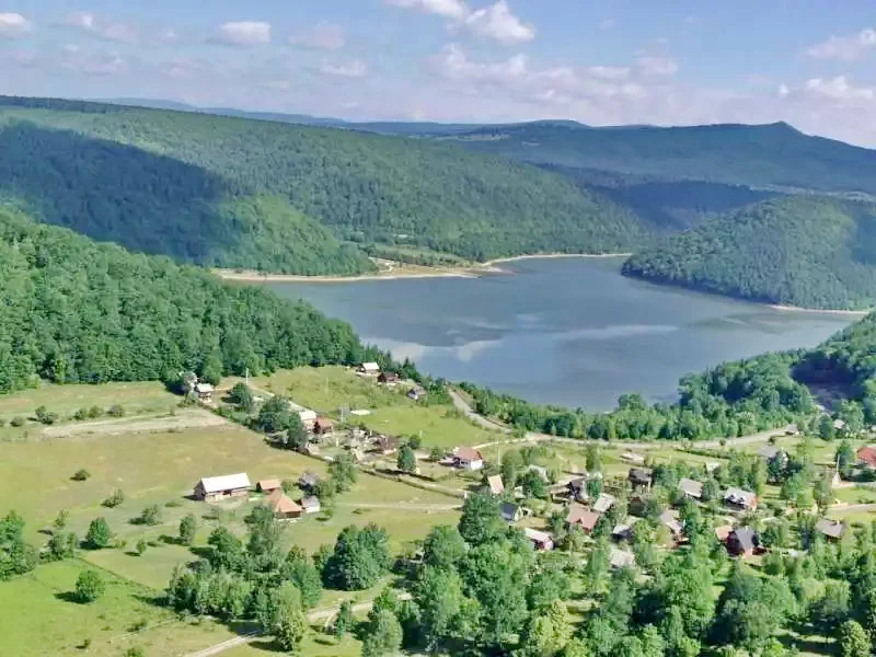 Barajul Zetea Cazare | Sat de vacanță (K0470-36) Imaginea poate fi supusă drepturilor de autor. Se recomandă contactarea titularului drepturilor.