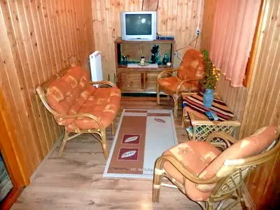 Barajul Zetea Cazare | Sat de vacanță (K0471-3) Imaginea poate fi supusă drepturilor de autor. Se recomandă contactarea titularului drepturilor.