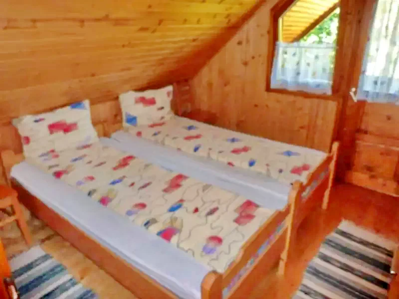 Barajul Zetea Cazare | Cabană (K0472-8) Imaginea poate fi supusă drepturilor de autor. Se recomandă contactarea titularului drepturilor.