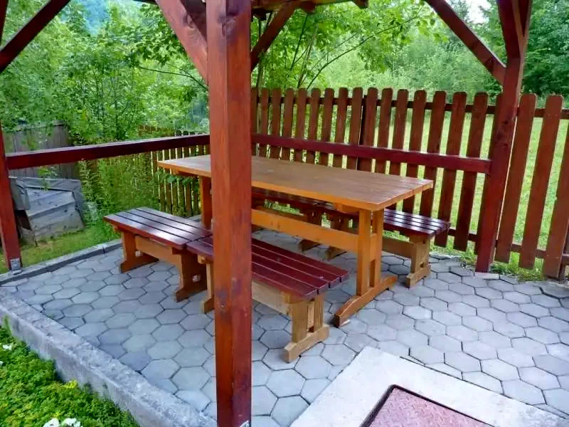 Barajul Zetea Cazare | Cabană (K0472-13) Imaginea poate fi supusă drepturilor de autor. Se recomandă contactarea titularului drepturilor.