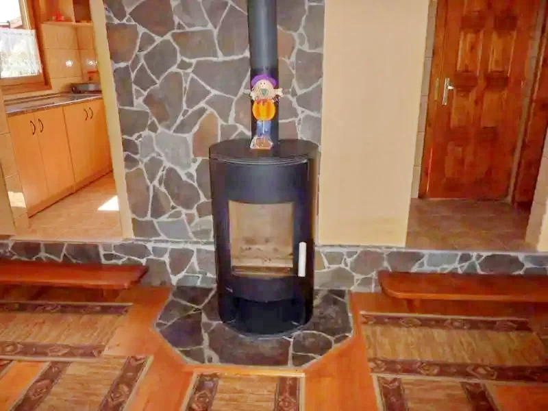 Barajul Zetea Cazare | Cabană (K0472-23) Imaginea poate fi supusă drepturilor de autor. Se recomandă contactarea titularului drepturilor.