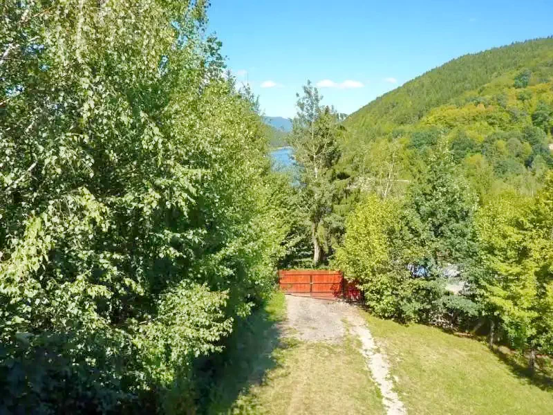 Barajul Zetea Cazare | Cabană (K0472-30) Imaginea poate fi supusă drepturilor de autor. Se recomandă contactarea titularului drepturilor.