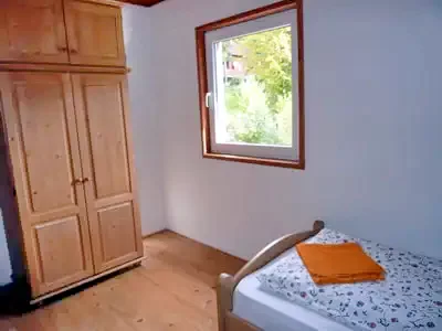 Barajul Zetea Cazare | Sat de vacanță (K0474-7) Imaginea poate fi supusă drepturilor de autor. Se recomandă contactarea titularului drepturilor.