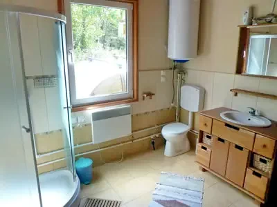 Barajul Zetea Cazare | Cabană (K0474-9) Imaginea poate fi supusă drepturilor de autor. Se recomandă contactarea titularului drepturilor.