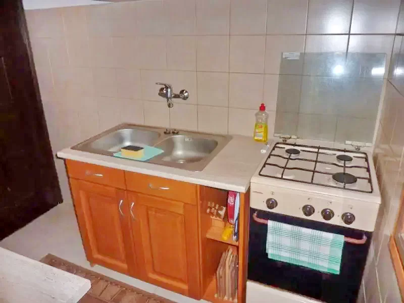 Barajul Zetea Cazare | Cabană (K0484-15) Imaginea poate fi supusă drepturilor de autor. Se recomandă contactarea titularului drepturilor.