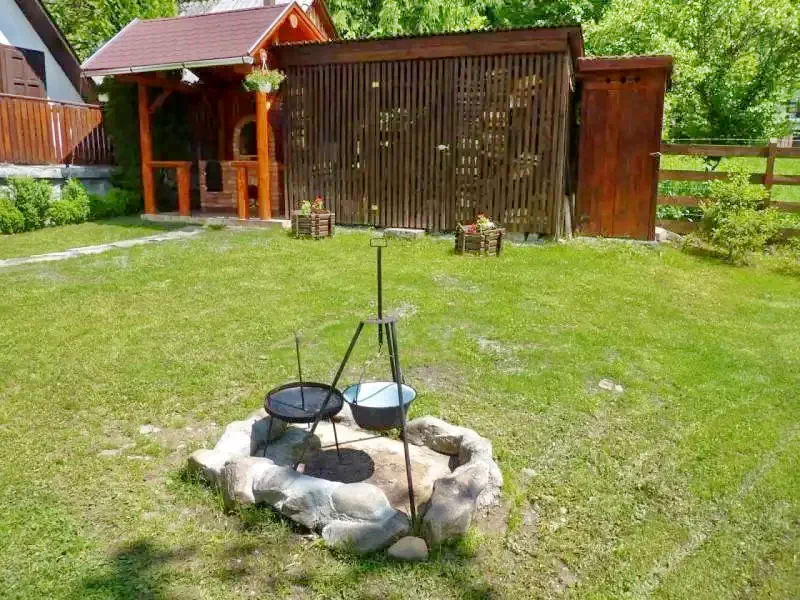 Barajul Zetea Cazare | Cabană (K0484-17) Imaginea poate fi supusă drepturilor de autor. Se recomandă contactarea titularului drepturilor.