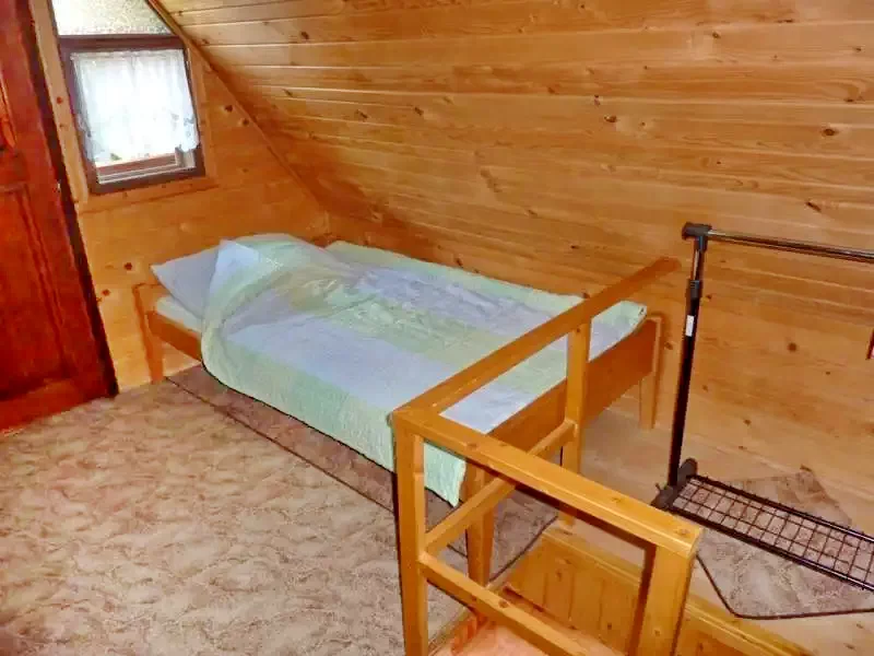 Barajul Zetea Cazare | Cabană (K0484-26) Imaginea poate fi supusă drepturilor de autor. Se recomandă contactarea titularului drepturilor.