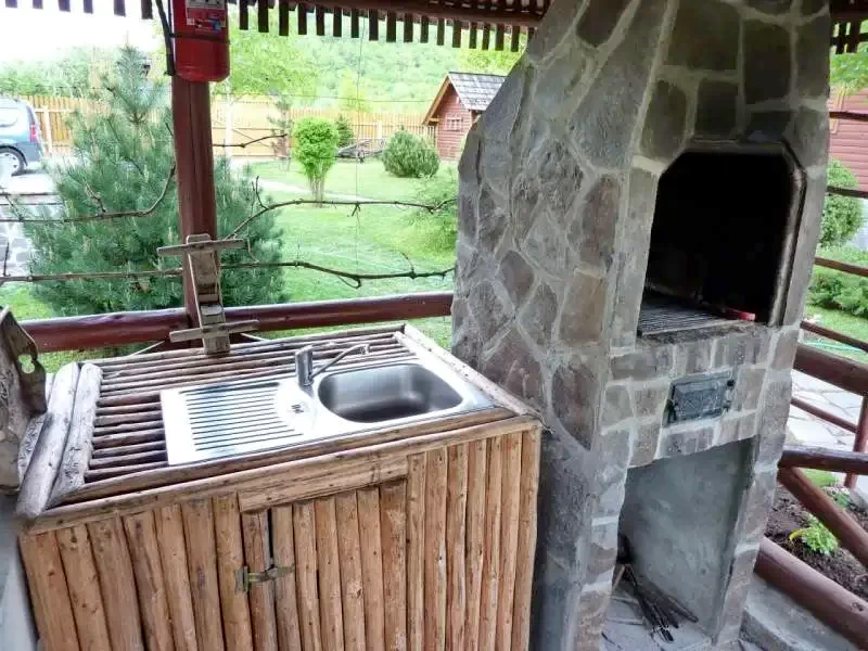 Barajul Zetea Cazare | Sat de vacanță (K0485-12) Imaginea poate fi supusă drepturilor de autor. Se recomandă contactarea titularului drepturilor.