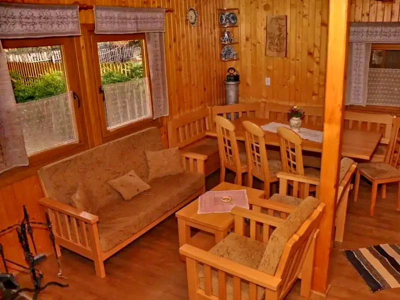 Barajul Zetea Cazare | Cabană (K0485-39) Imaginea poate fi supusă drepturilor de autor. Se recomandă contactarea titularului drepturilor.