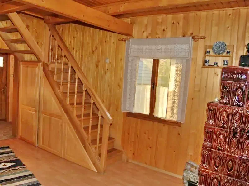 Barajul Zetea Cazare | Cabană (K0485-48) Imaginea poate fi supusă drepturilor de autor. Se recomandă contactarea titularului drepturilor.