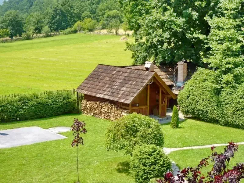 Barajul Zetea Cazare | Cabană (K0485-62) Imaginea poate fi supusă drepturilor de autor. Se recomandă contactarea titularului drepturilor.