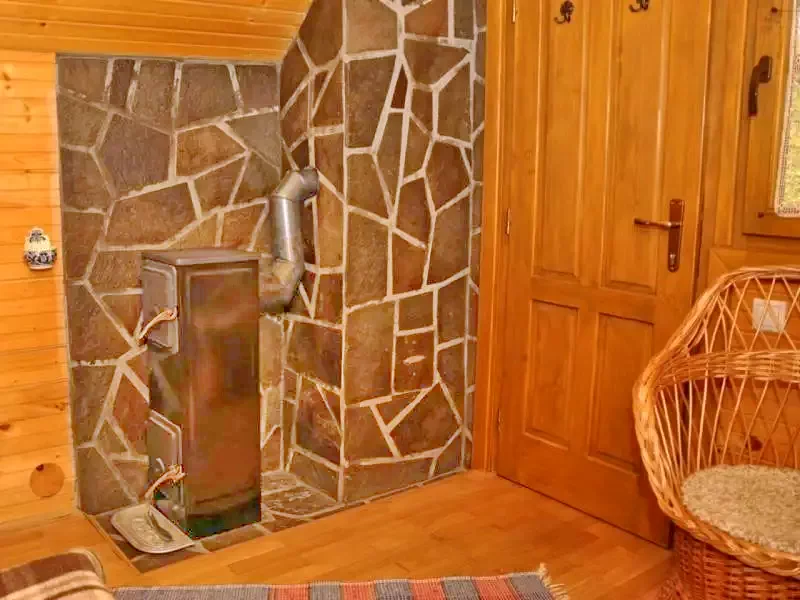 Barajul Zetea Cazare | Cabană (K0485-69) Imaginea poate fi supusă drepturilor de autor. Se recomandă contactarea titularului drepturilor.