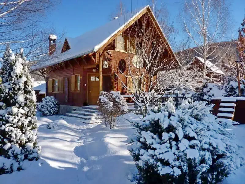 Barajul Zetea Cazare | Cabană (K0485-74) Imaginea poate fi supusă drepturilor de autor. Se recomandă contactarea titularului drepturilor.