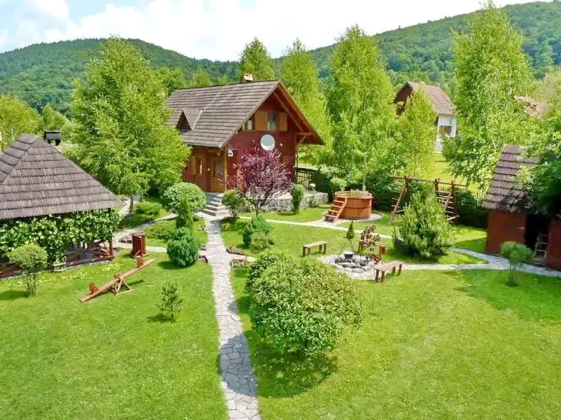 Barajul Zetea Cazare | Cabană (K0485-102) Imaginea poate fi supusă drepturilor de autor. Se recomandă contactarea titularului drepturilor.