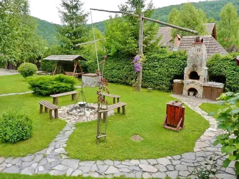 Barajul Zetea Cazare | Sat de vacanță (K0486-17) Imaginea poate fi supusă drepturilor de autor. Se recomandă contactarea titularului drepturilor.