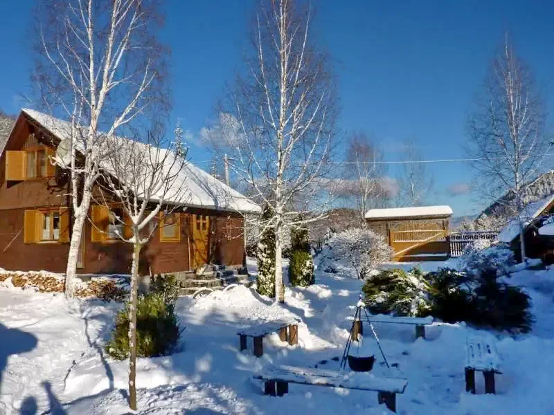 Barajul Zetea Cazare | Cabană (K0486-66) Imaginea poate fi supusă drepturilor de autor. Se recomandă contactarea titularului drepturilor. Barajul Zetea Cazare | Cabană (K0486-66) Imaginea poate fi supusă drepturilor de autor. Se recomandă contactarea titularului drepturilor.