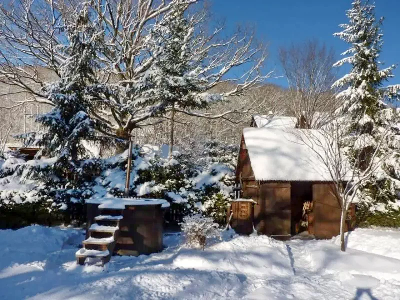 Barajul Zetea Cazare | Cabană (K0486-76) Imaginea poate fi supusă drepturilor de autor. Se recomandă contactarea titularului drepturilor. Barajul Zetea Cazare | Cabană (K0486-76) Imaginea poate fi supusă drepturilor de autor. Se recomandă contactarea titularului drepturilor.