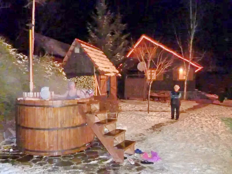 Barajul Zetea Cazare | Cabană (K0486-81) Imaginea poate fi supusă drepturilor de autor. Se recomandă contactarea titularului drepturilor. Barajul Zetea Cazare | Cabană (K0486-81) Imaginea poate fi supusă drepturilor de autor. Se recomandă contactarea titularului drepturilor.