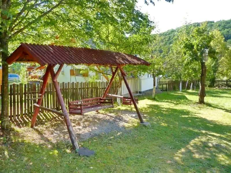 Barajul Zetea Cazare | Hotel**** (K0488-12) Imaginea poate fi supusă drepturilor de autor. Se recomandă contactarea titularului drepturilor.