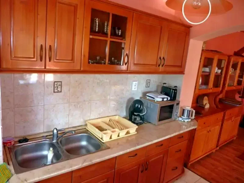 Barajul Zetea Cazare | Sat de vacanță (K0490-30) Imaginea poate fi supusă drepturilor de autor. Se recomandă contactarea titularului drepturilor.