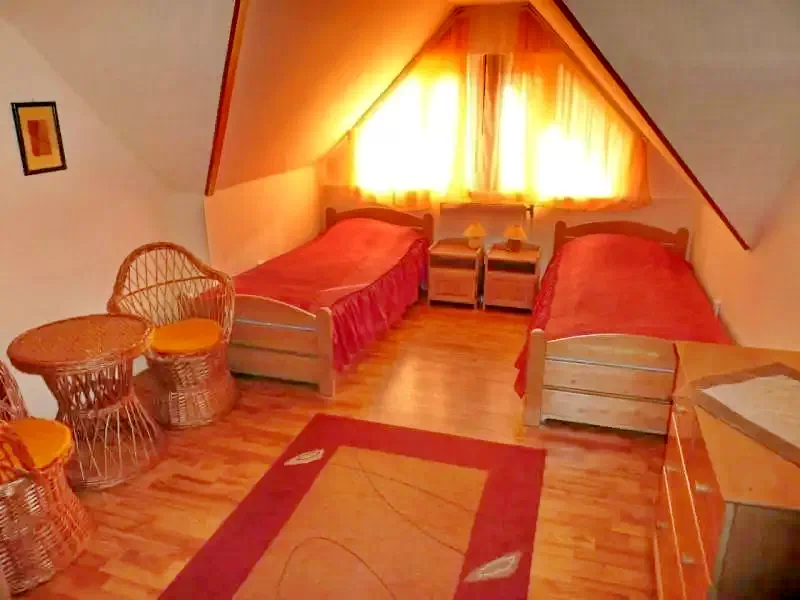 Barajul Zetea Cazare | Cabană (K0490-38) Imaginea poate fi supusă drepturilor de autor. Se recomandă contactarea titularului drepturilor. Barajul Zetea Cazare | Cabană (K0490-38) Imaginea poate fi supusă drepturilor de autor. Se recomandă contactarea titularului drepturilor.